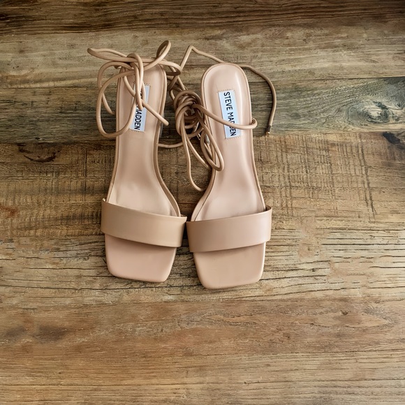 Jili Nude Heels - Picture 5 of 11
